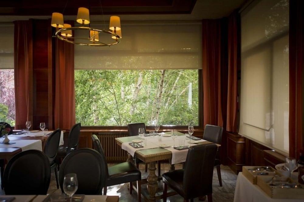 Apartamentos Pessets Adelaida Сорт Экстерьер фото